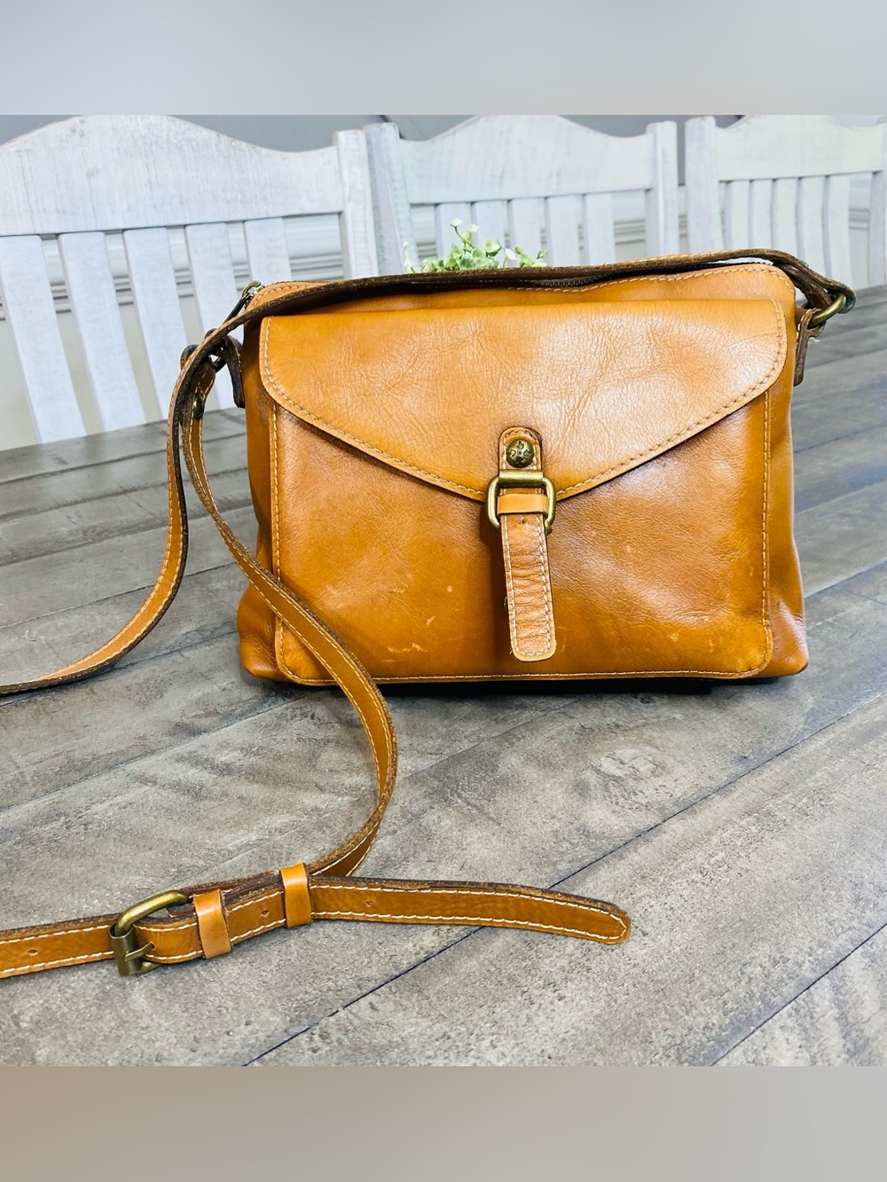 Patricia Nash Heritage Avellino  Leather Crossbody Messenger Satchel Bag Cognac